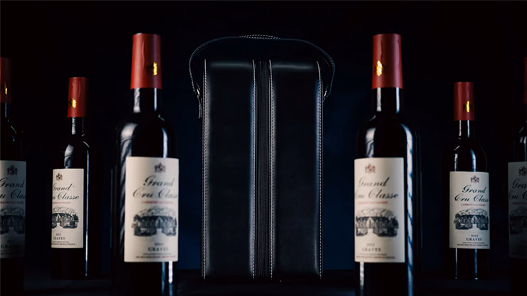 Miracle Wine Bottles Complete Set with Case by TCC magic trick